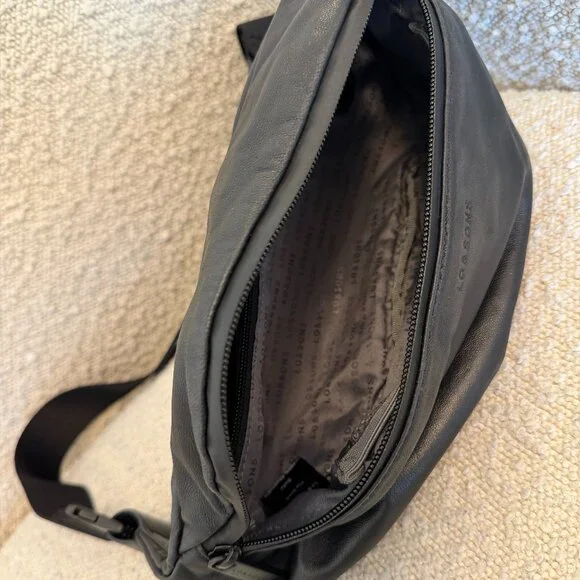 Lo & Sons - Bond Leather Sling Bag - Picture 5 of 9